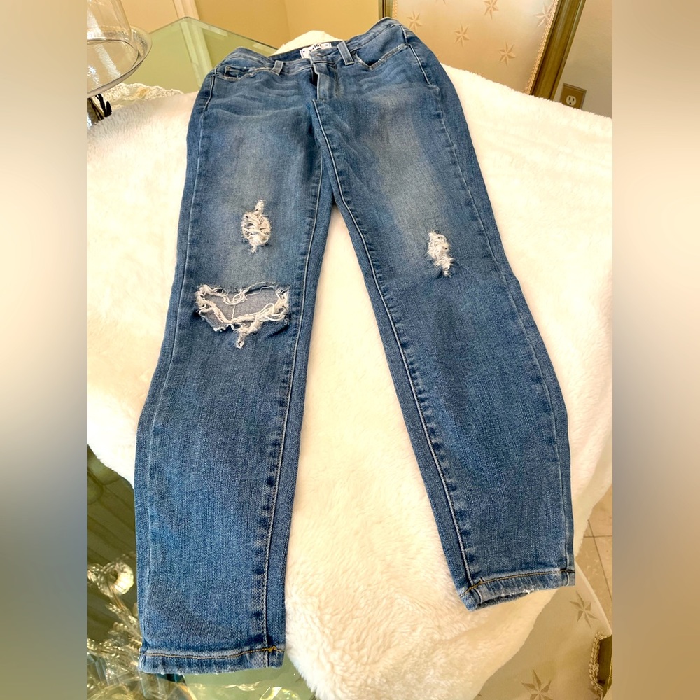 Paige jeans. Size 24 barely used. Worn only 1 time. Very fashionable💞